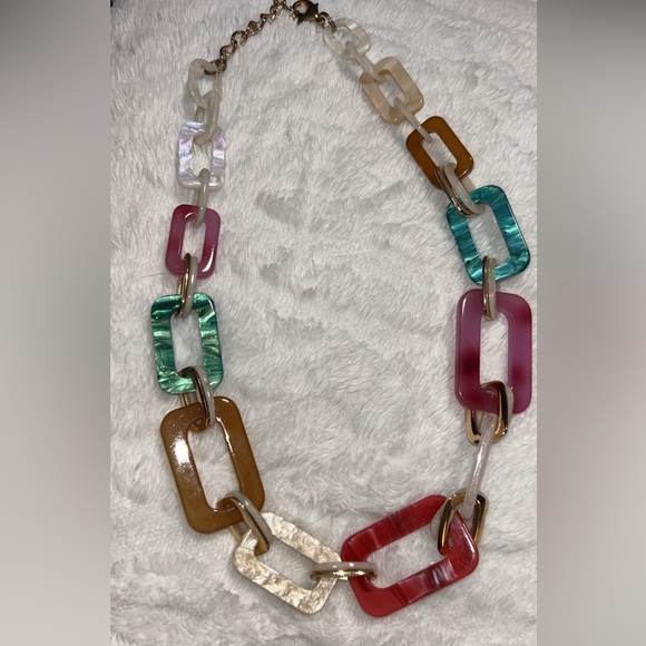 RUSH by Denis & Charles multicolored resin link necklace. - Picture 3 of 5